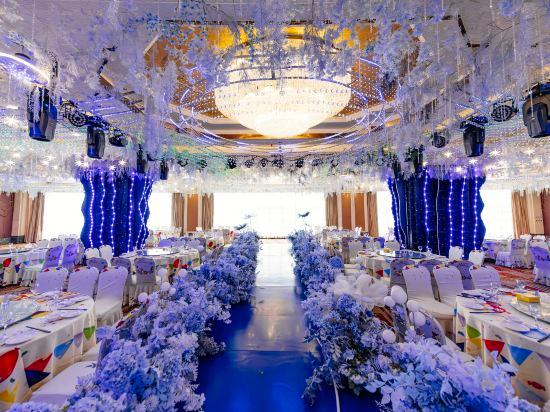 Galactic Garden International Hotel 31/32
