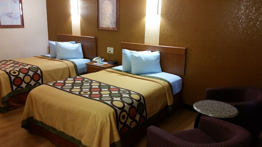 Super 8 by Wyndham Waco/Mall area TX 12/31