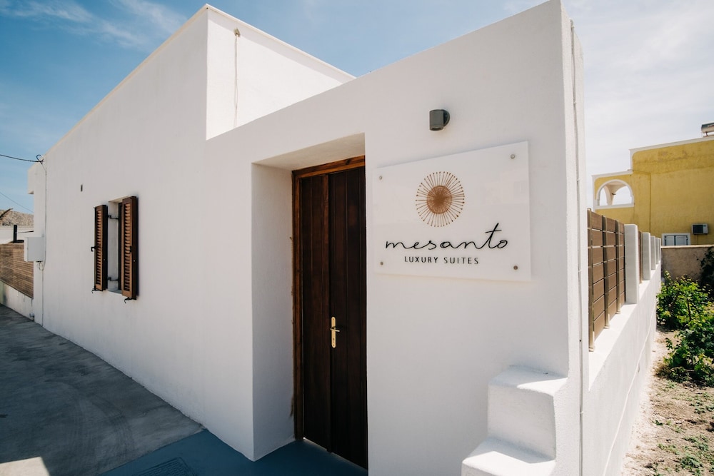Mesanto Luxury Suites in SANTORINI