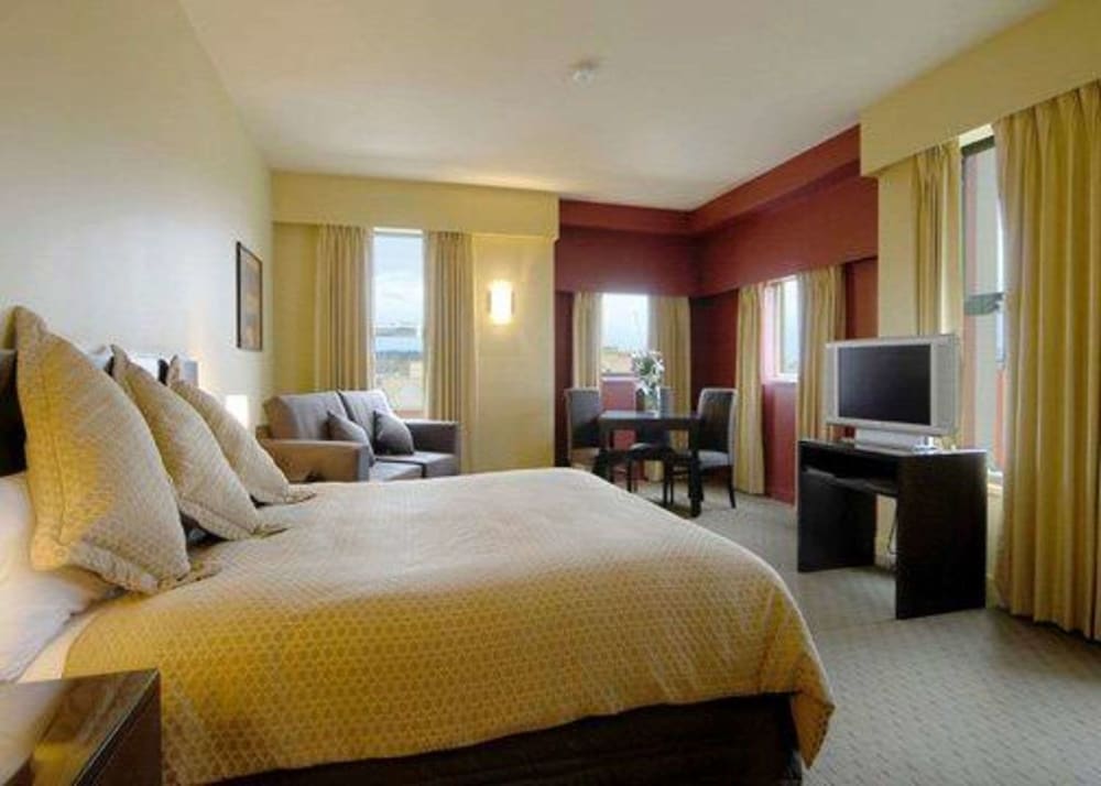 Comfort Inn Suites City Views 10/30