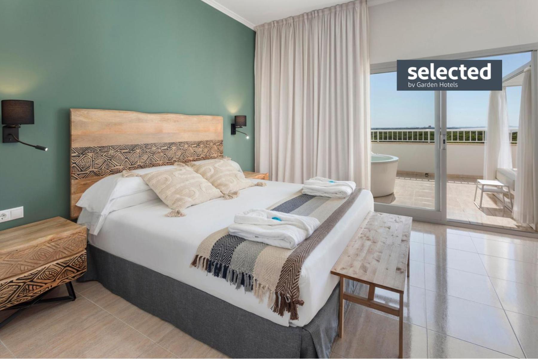 Select, Club, Superior, Deluxe, Sea View, Hydromassage