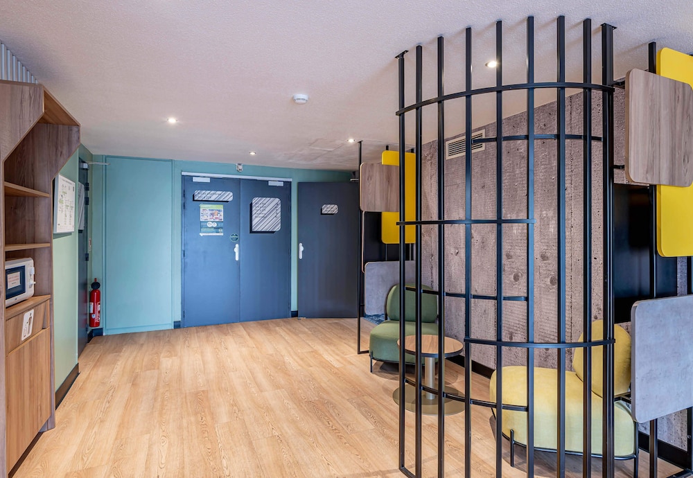 Lobby at B&B HOTEL Bordeaux Merignac Aeroport, MERIGNAC