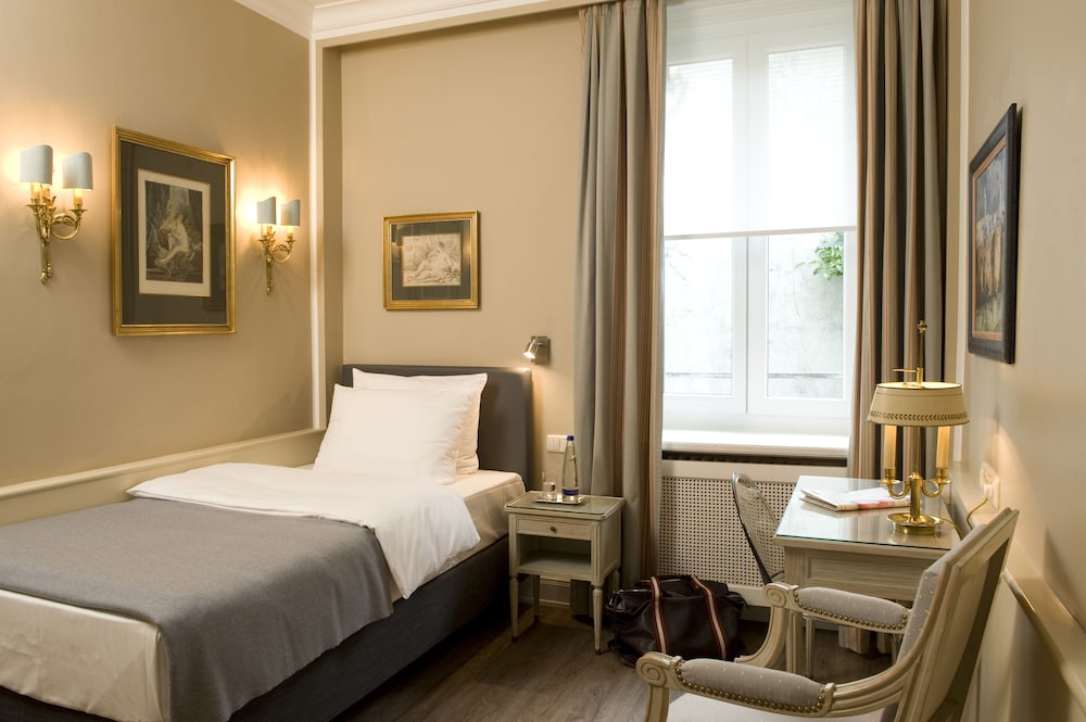 Hotel Splendid-Dollmann 21/67