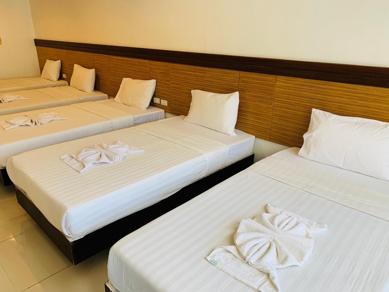 Private, 5 Beds