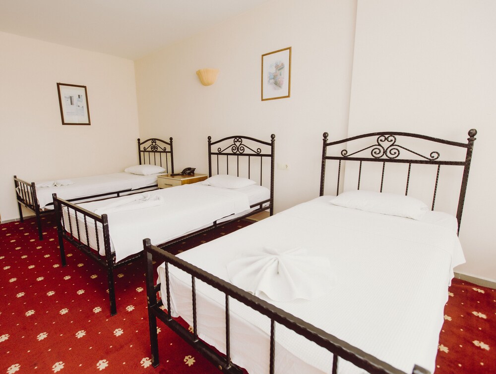Ozalp Han Hotel 6/16
