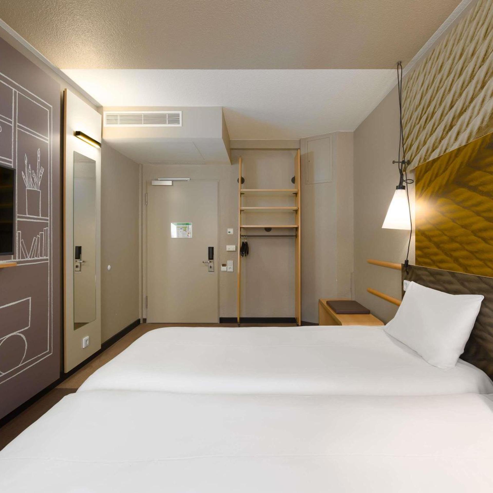Room, Twin Beds, Accessible