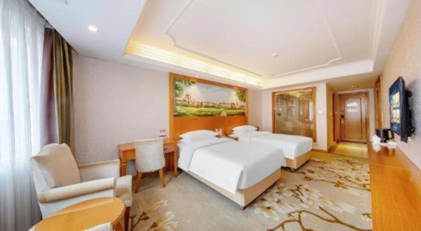 Outsky Hotel 22/50
