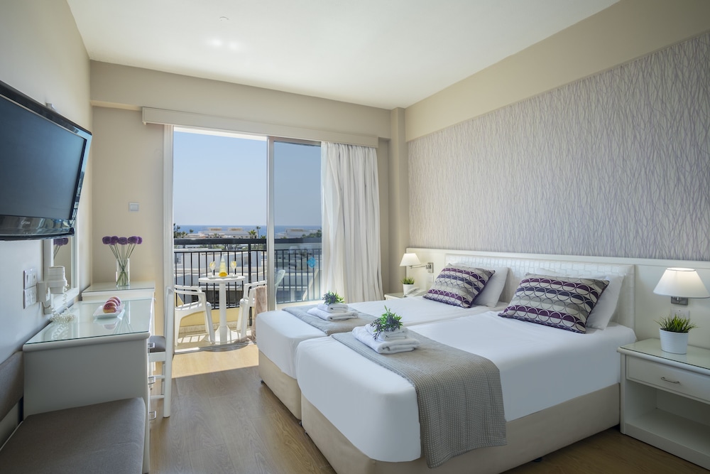 Pavlo Napa Beach Hotel 13/62