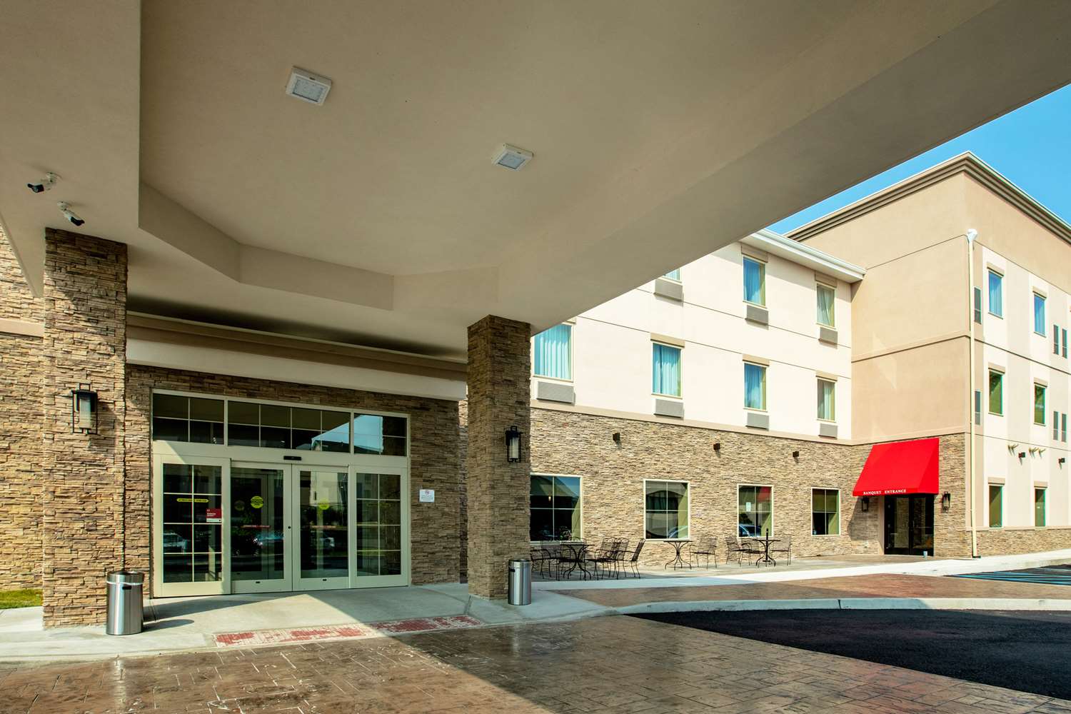 Comfort Suites Fishkill Near Interstate 84 2/17