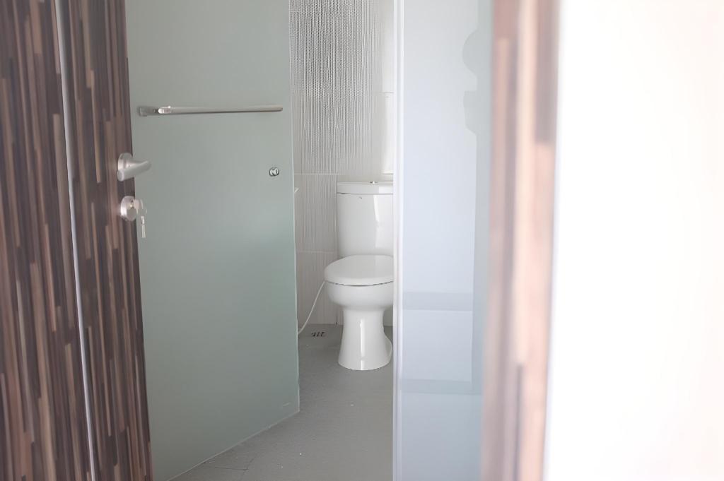Reddoorz Plus Near Mall Ciputra Jakarta 51/51