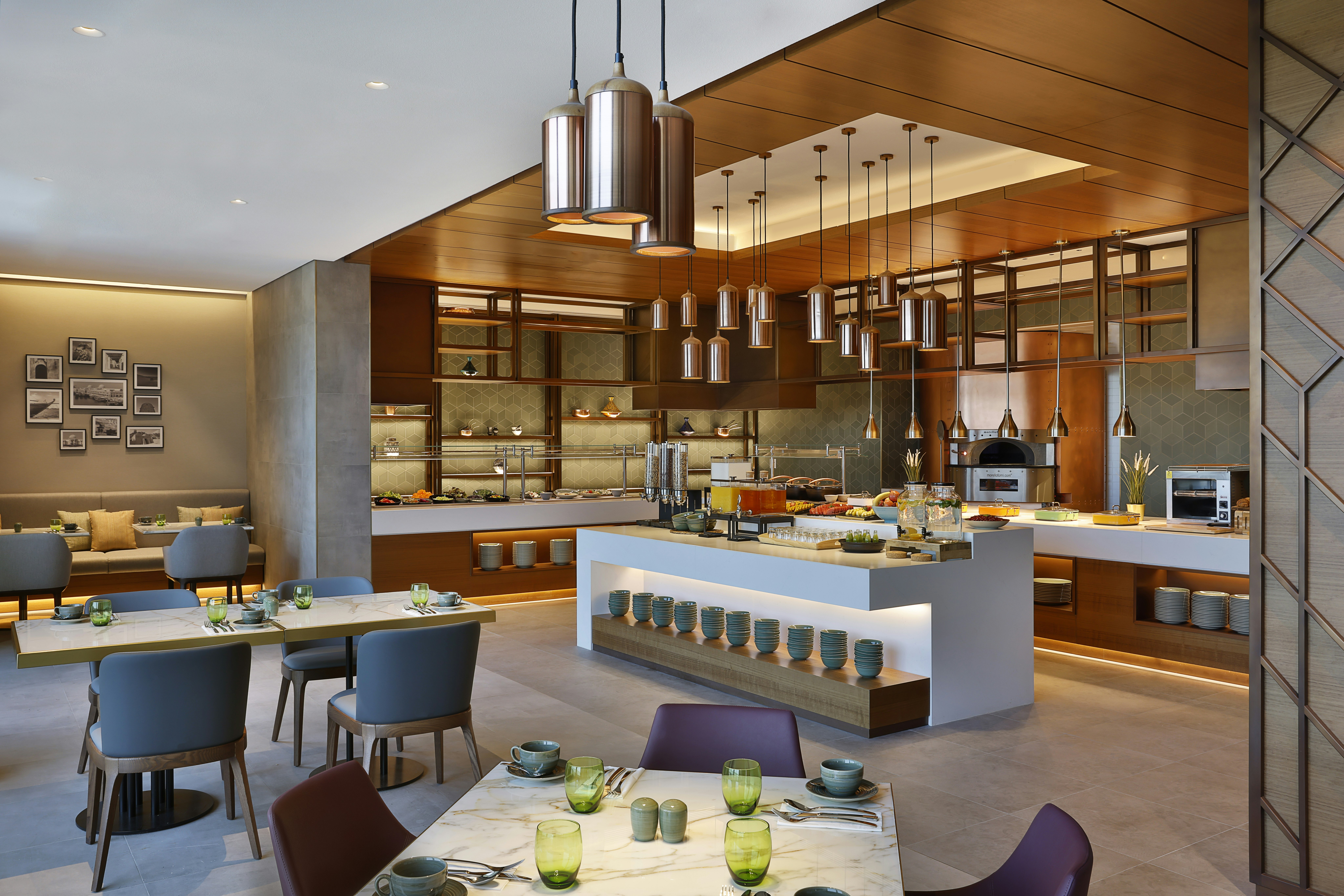 DoubleTree by Hilton Sharjah Waterfront Hotel and Residences 20/35