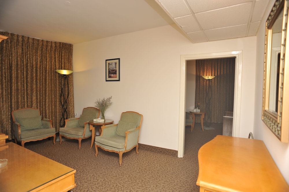 The Liwan Hotel 30/38