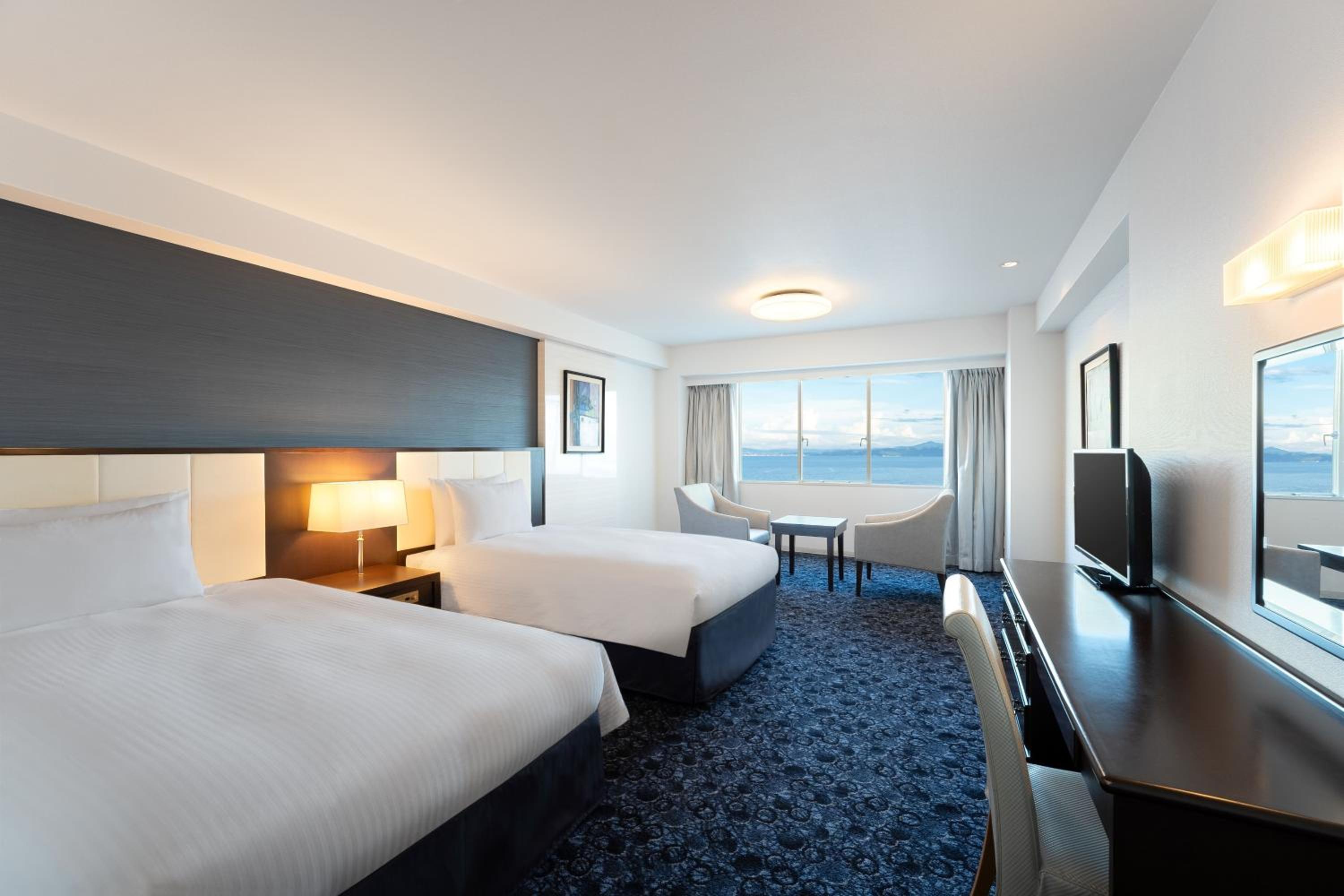 Standard, Twin Beds, with Extra Bed, Ocean or Sea View