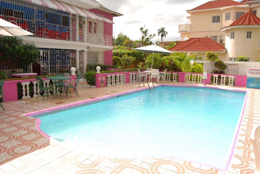 Pinkhibiscus Guest House 9/50