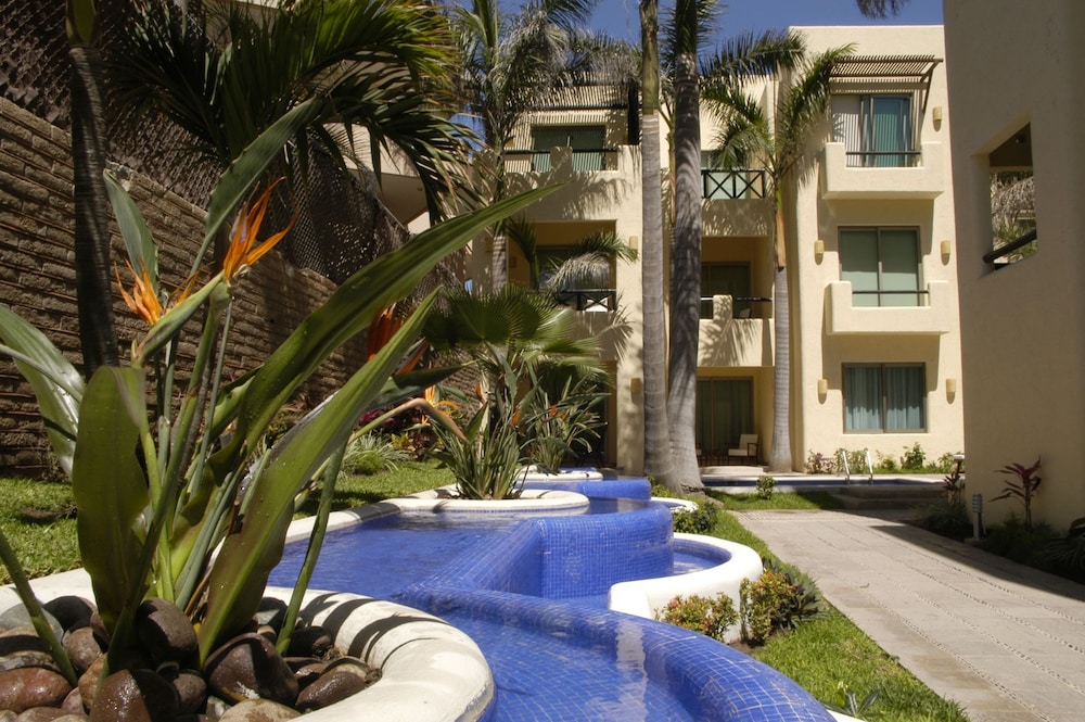 Torrenza Boutique Resort 42/48