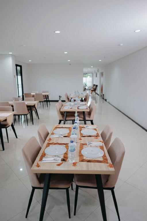 Azka Hotel Managed by Salak Hospitality 17/26