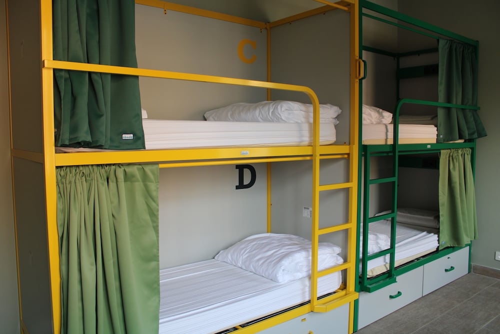 MIXED DORM, PRIVATE BATHROOM