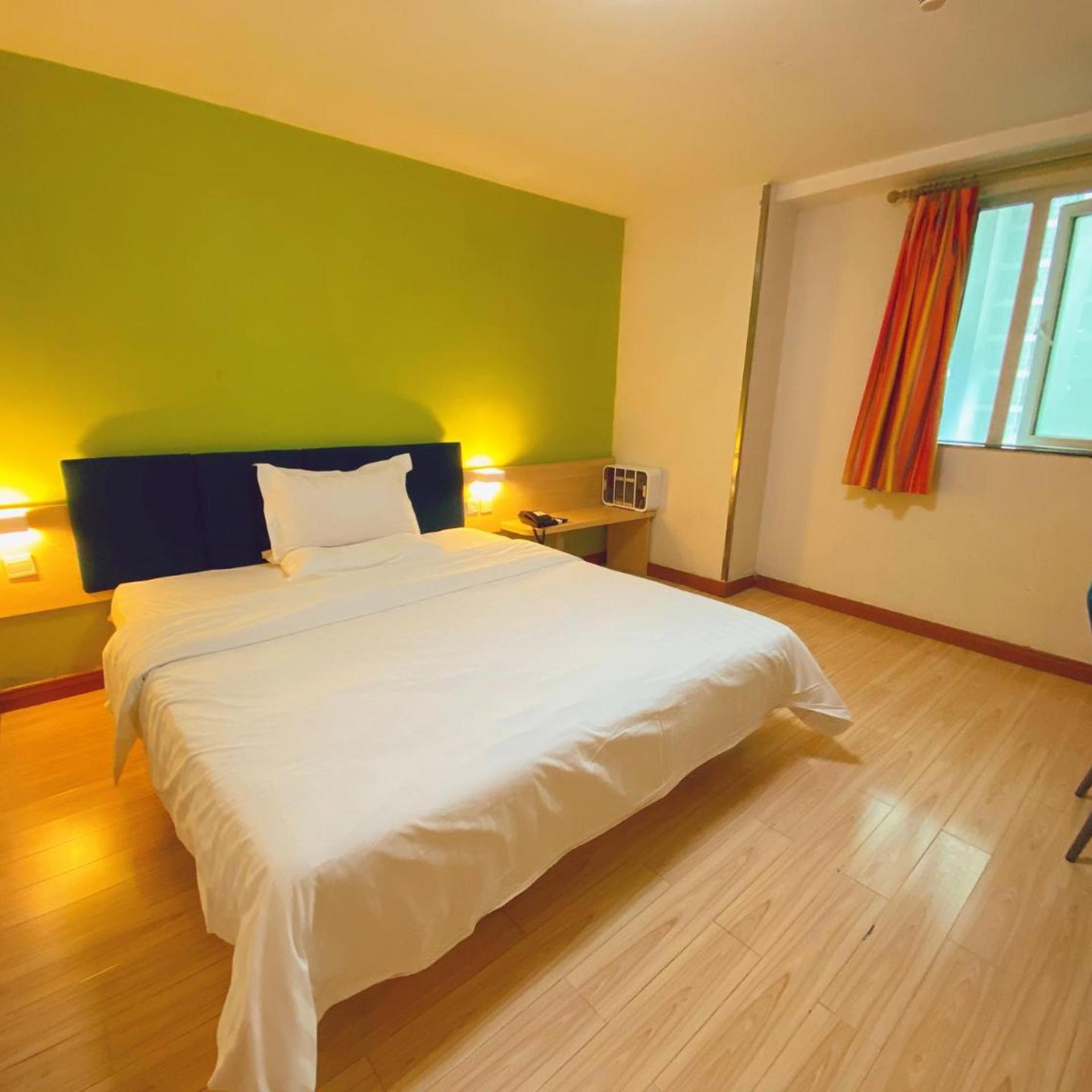 7 Days Inn Shenzhen Guomao Metro Station 18/36