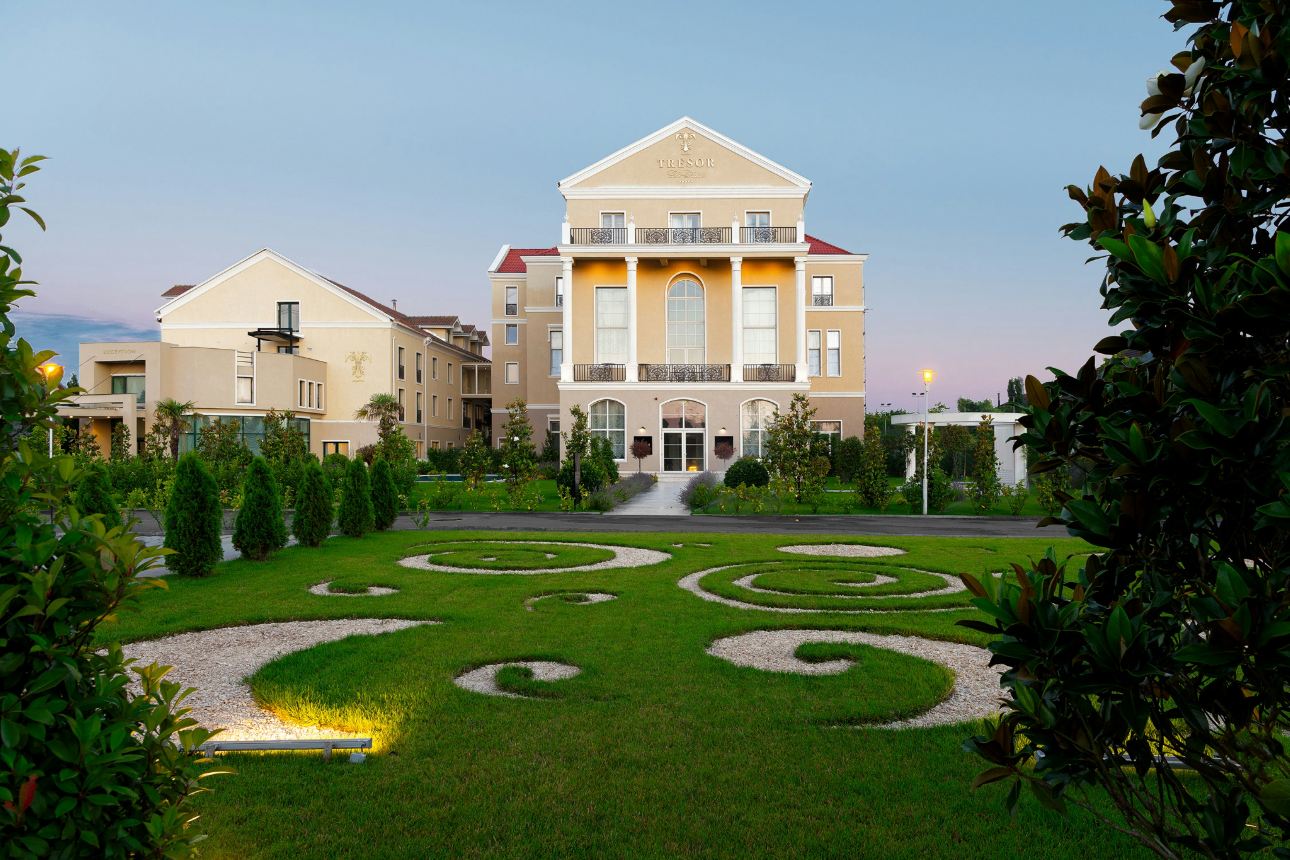 Tresor Le Palais Timisoara, Curio Collection by Hilton 57/61