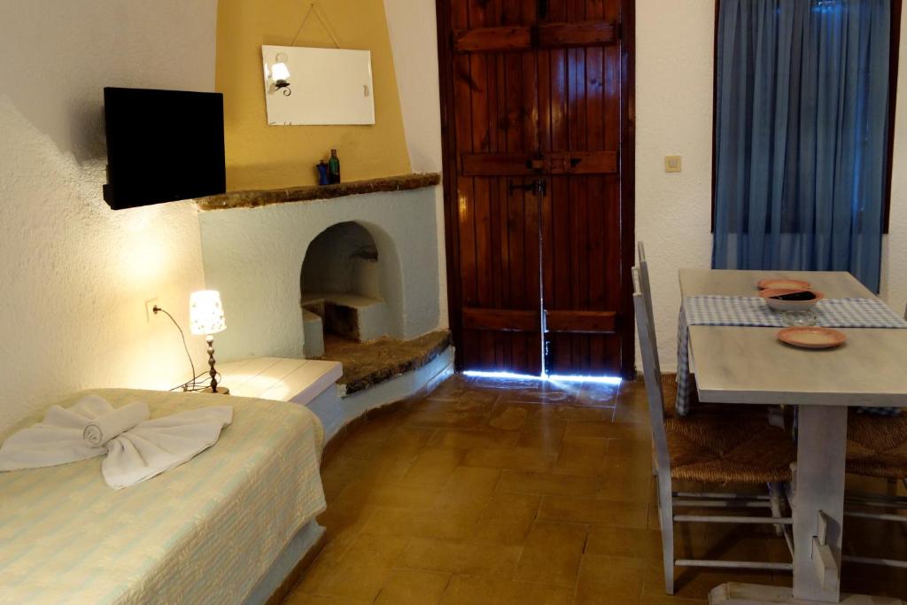 Room at Cretan Village Hotel Apartments, AGIOS NIKOLAOS