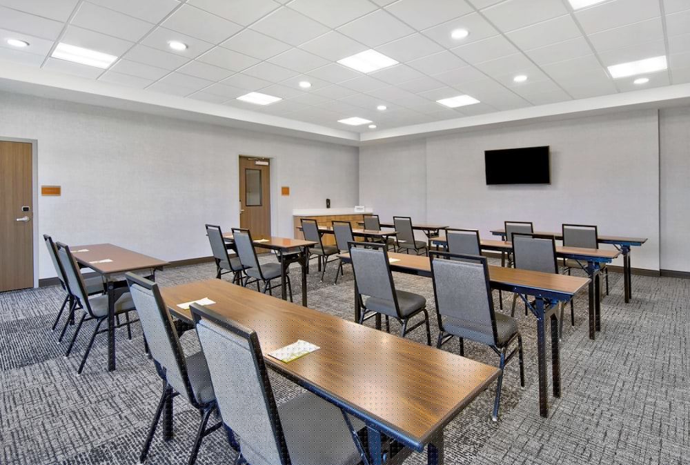 Home2 Suites by Hilton Whitetown Indianapolis NW 53/61