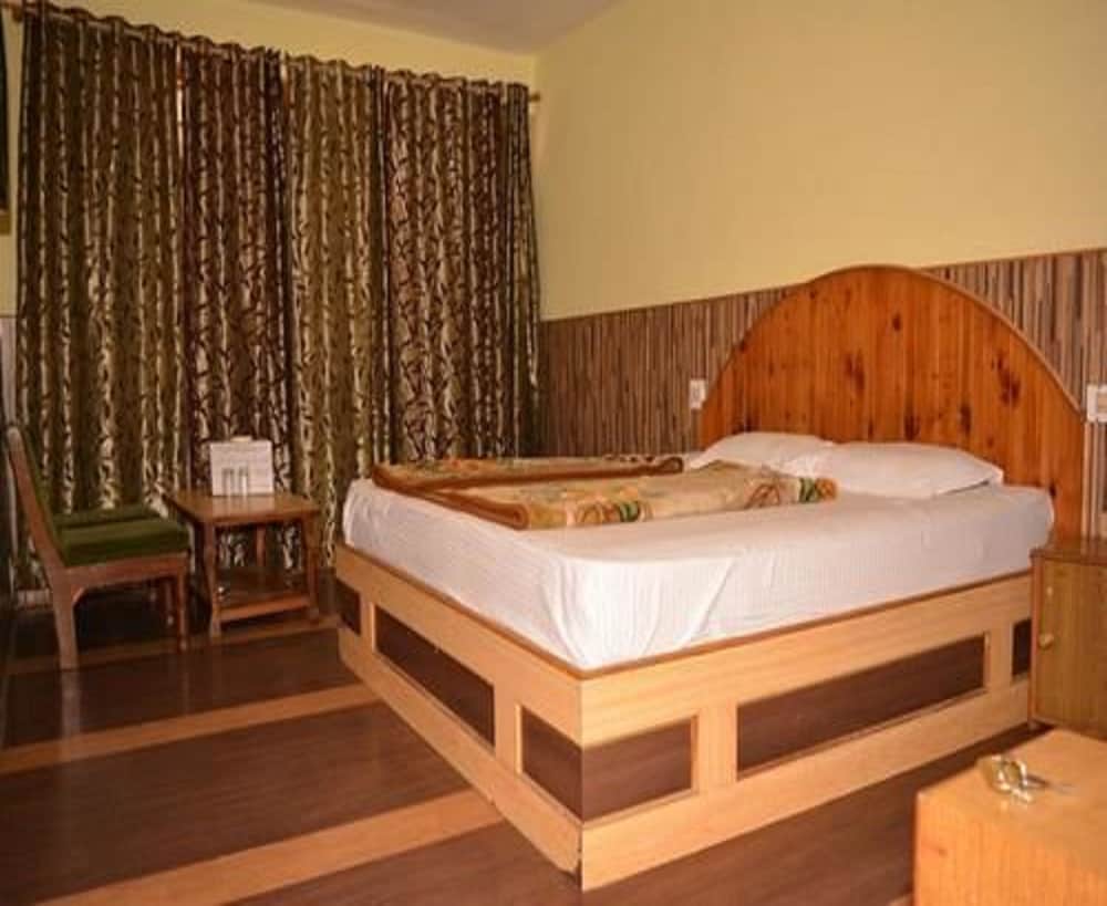 Hotel Tashila - Manali 7/17