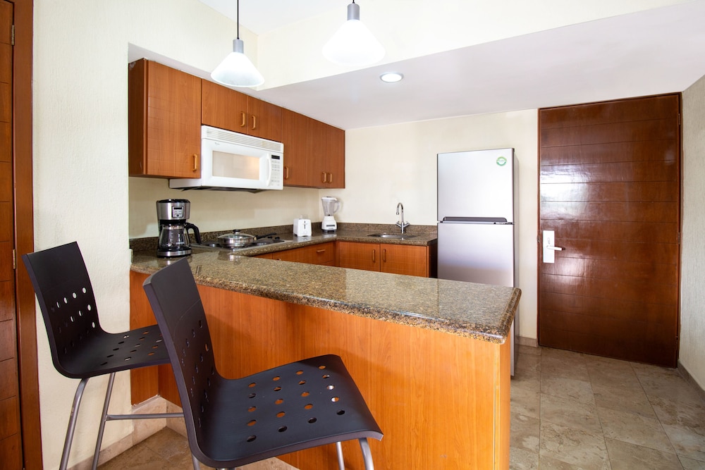 Plaza Pelicanos Grand Beach Resorts 54/65