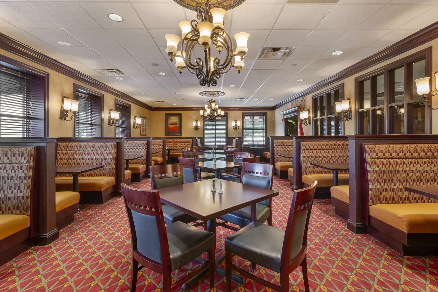 Best Western Plus Burlington 27/49