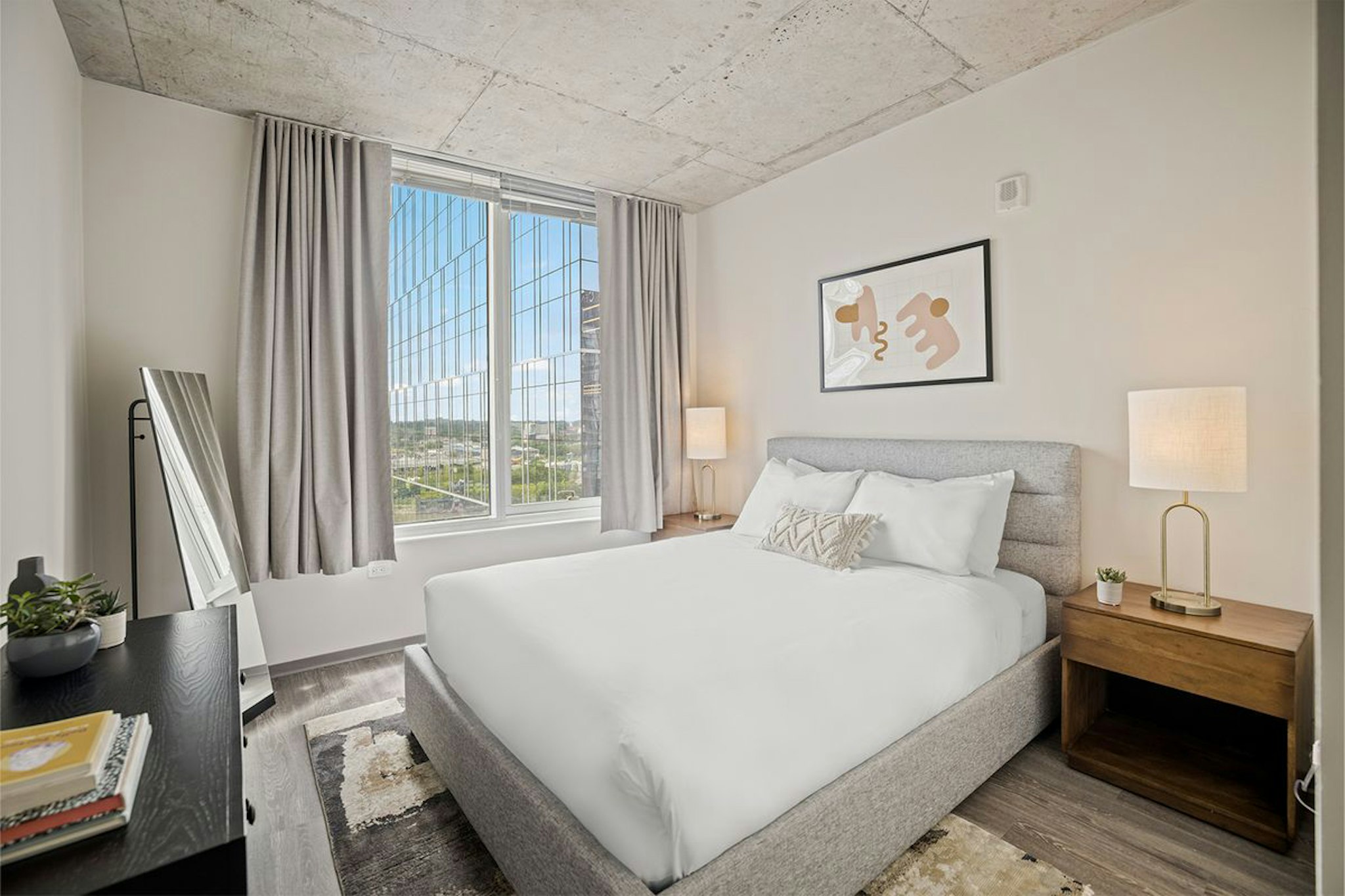 SUITE, 2 BEDS, 2 BATHROOMS