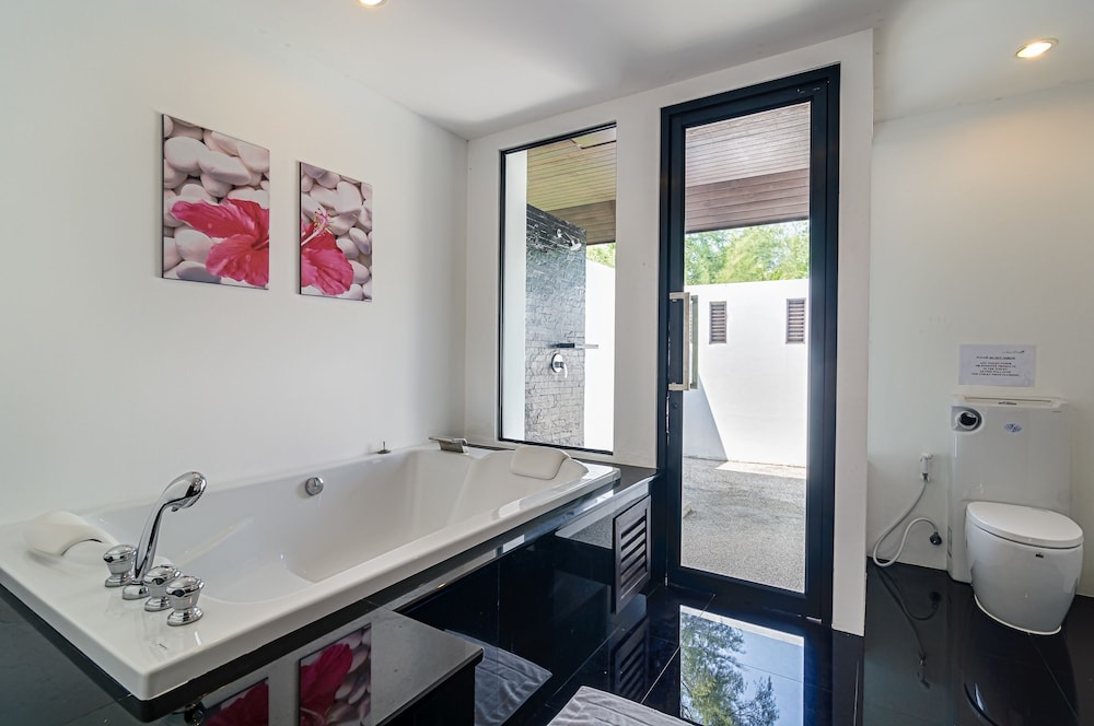 Ocean Breeze Residence 45/50