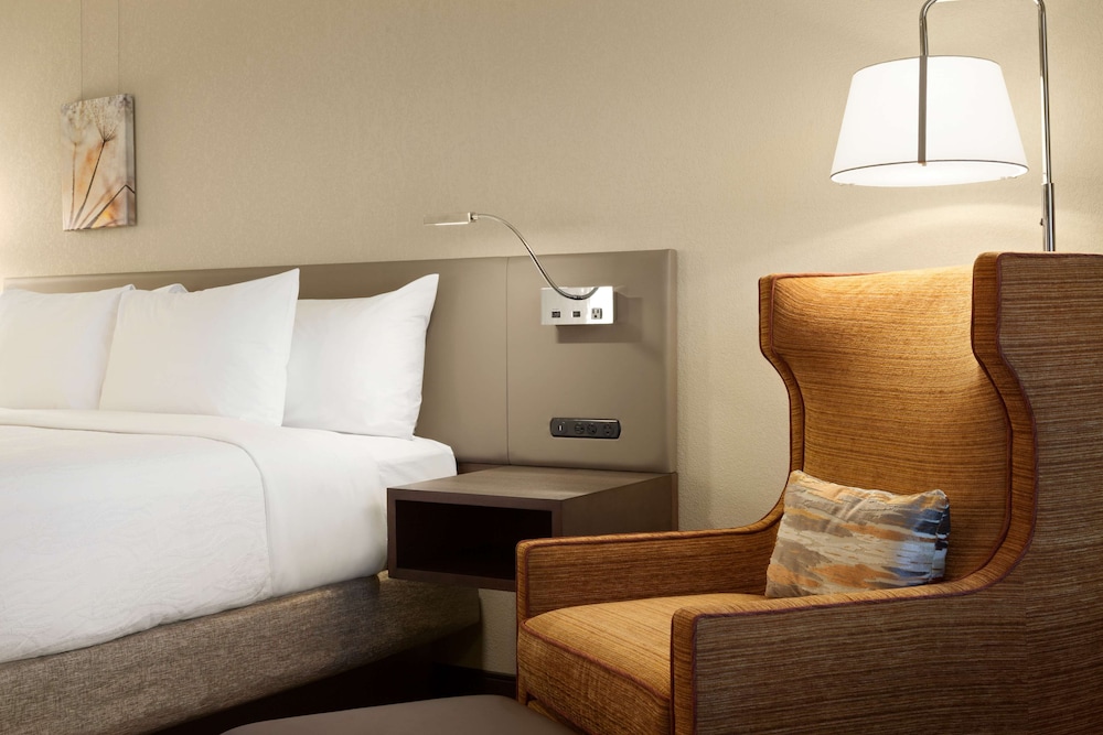HILTON GARDEN INN CHARLOTTE SOUTHPARK 16/51