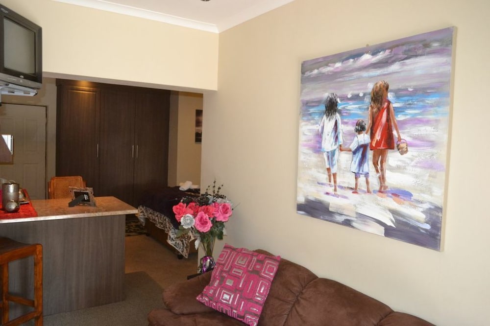 Ikhanda Guesthouse 2/17
