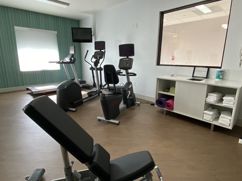 Holiday Inn Express Hotel And Suites Beaumont Oak Valley 45/66
