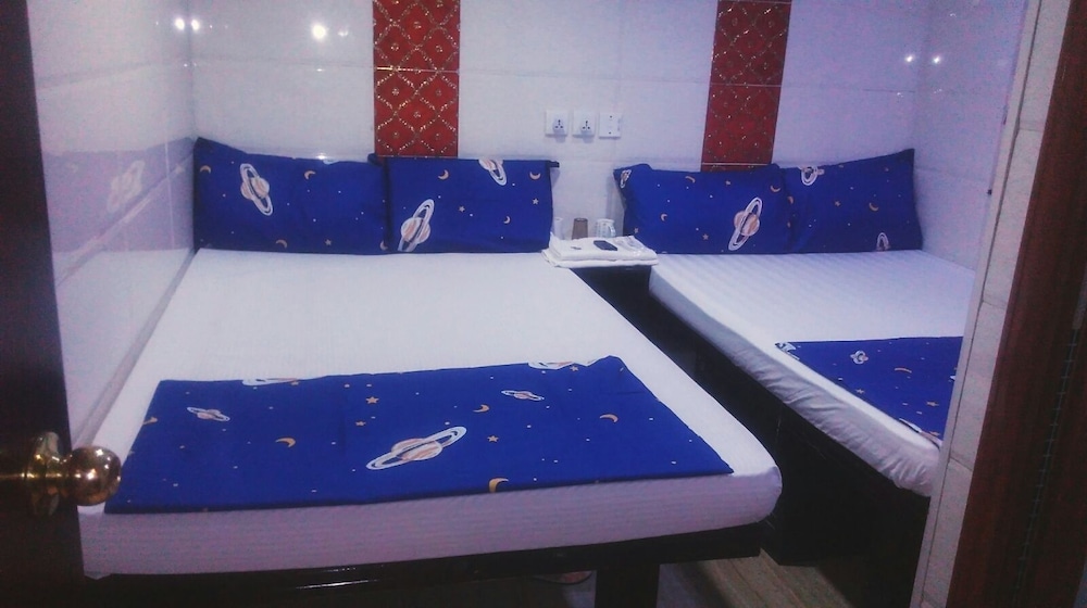 Cebu Hostel 8/64