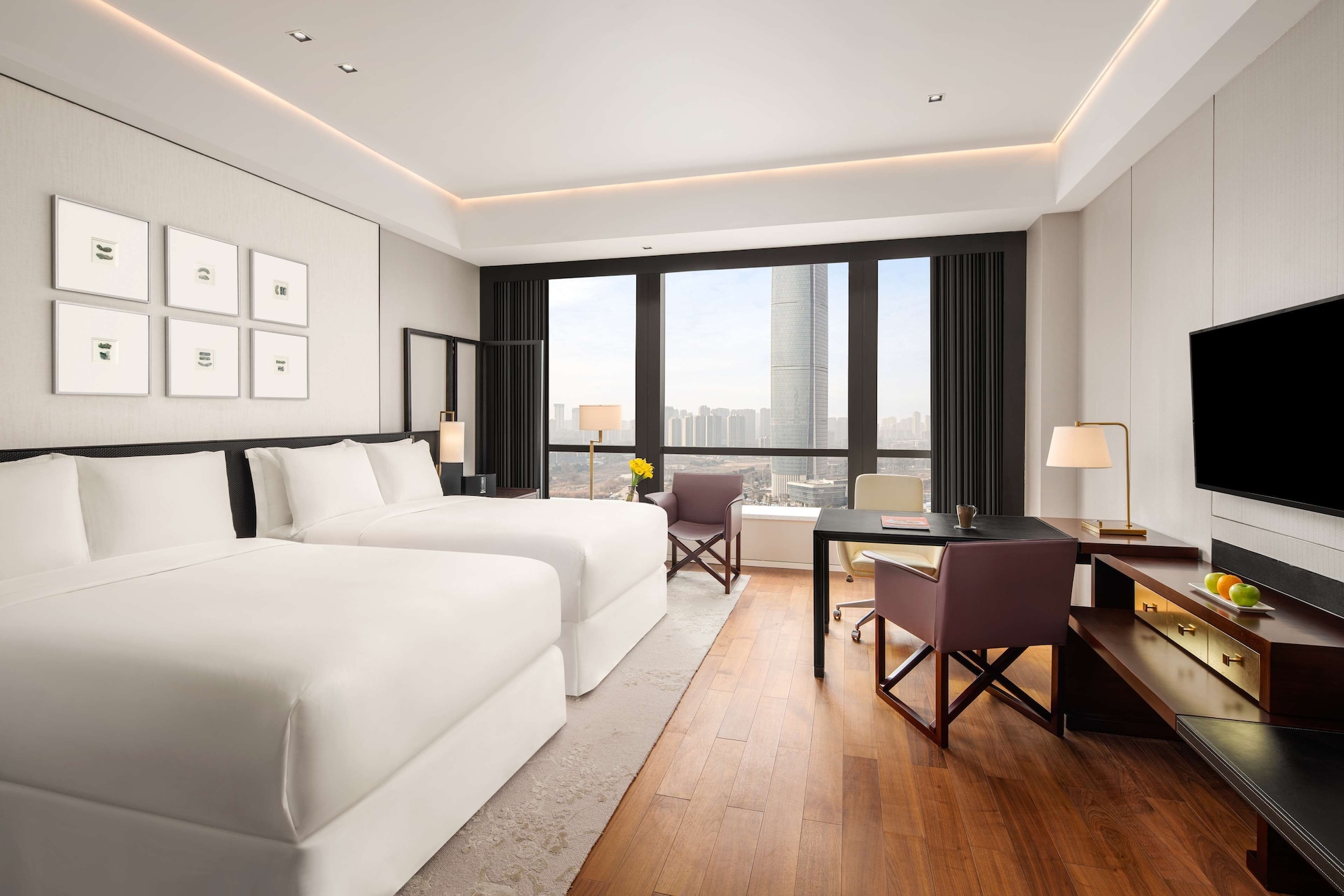 DELUXE, TWIN BEDS