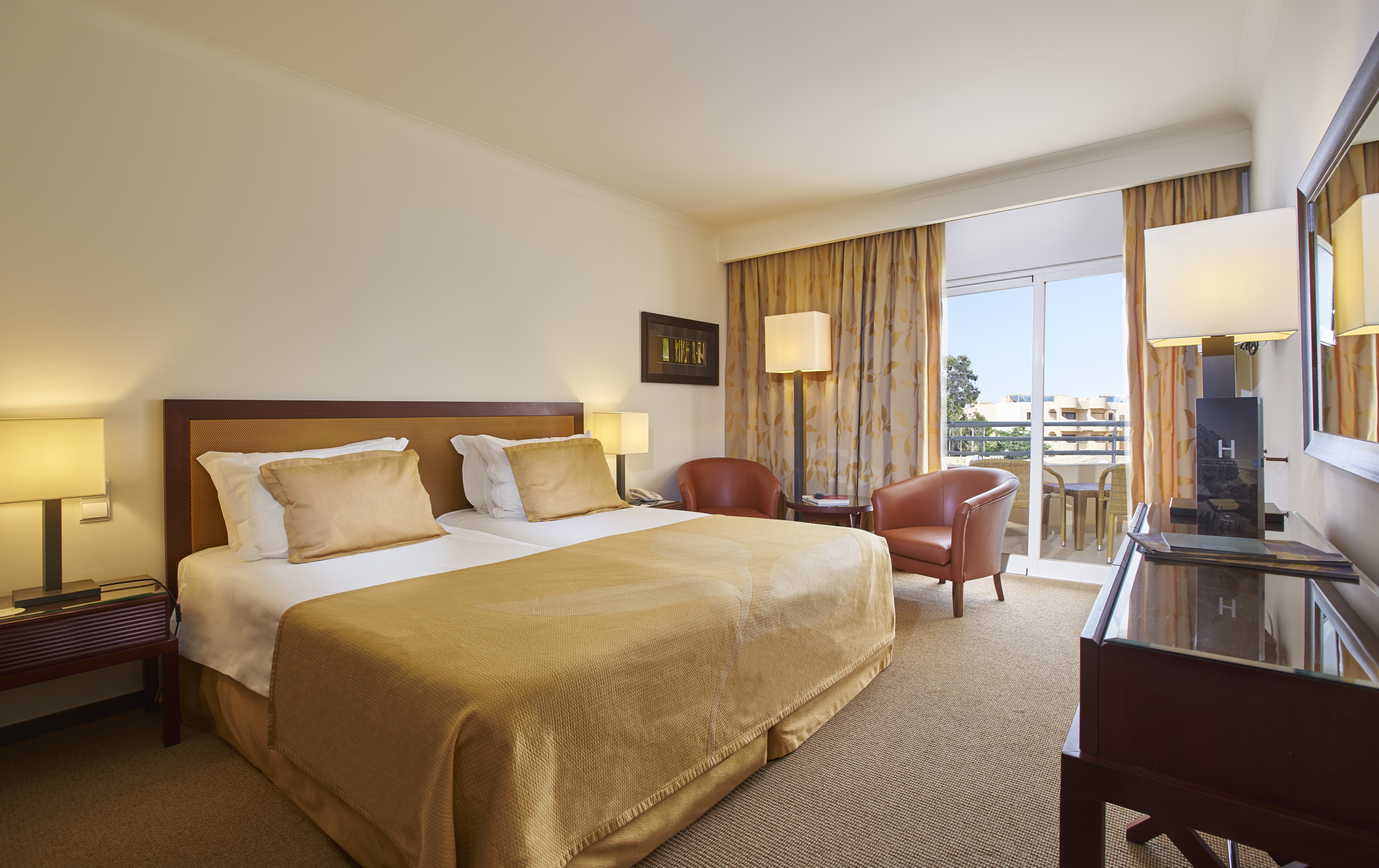 Room, Lateral Side Sea View