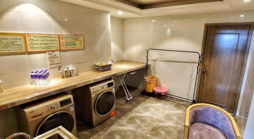 Venus International Hotel (Kunming Tongde Plaza) 53/60