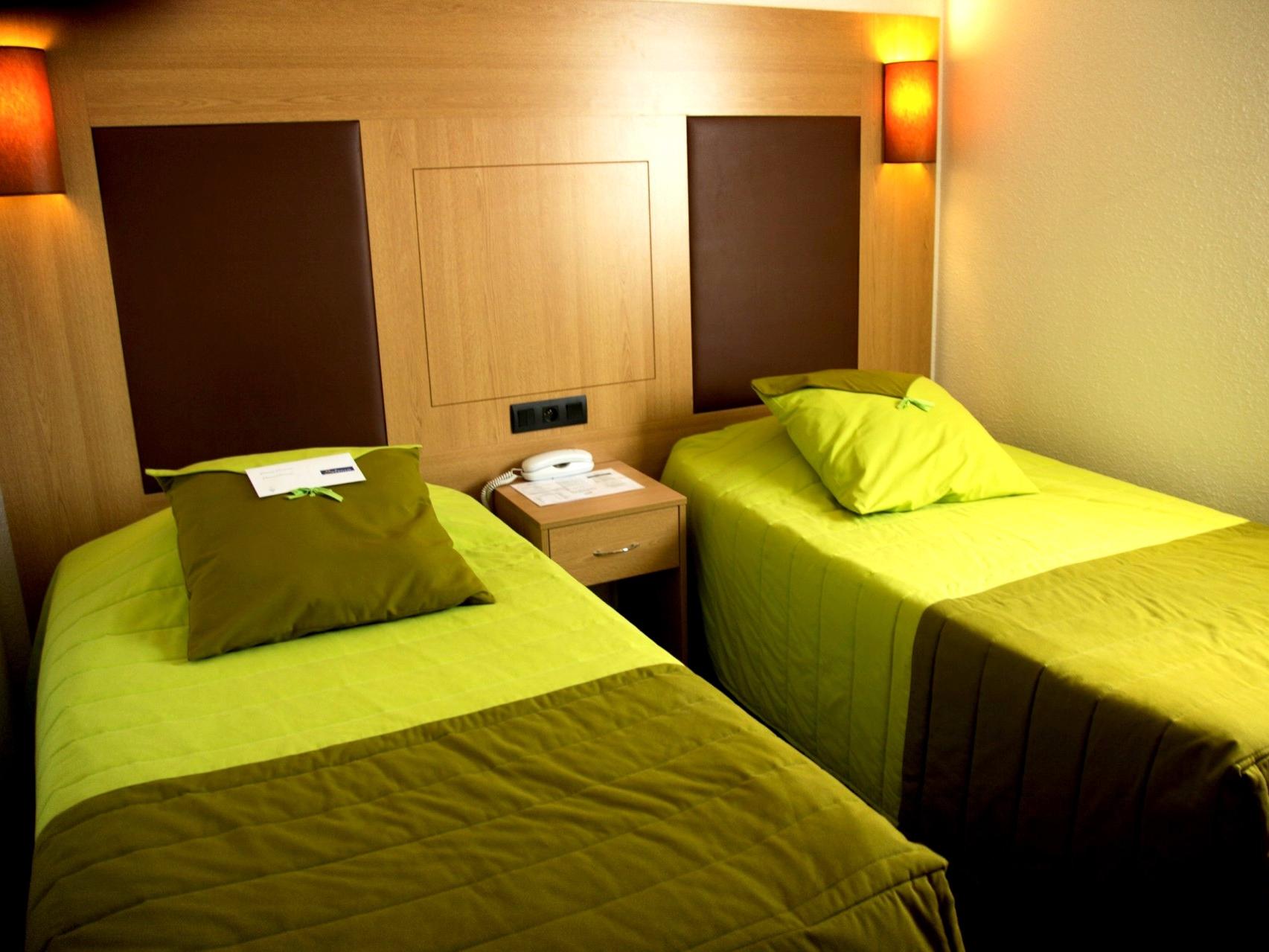 Standard, Twin Beds