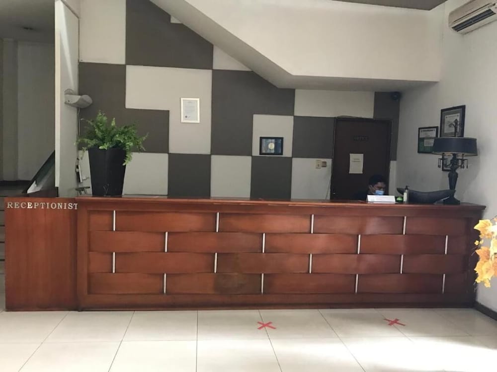 N Hotel 16/44