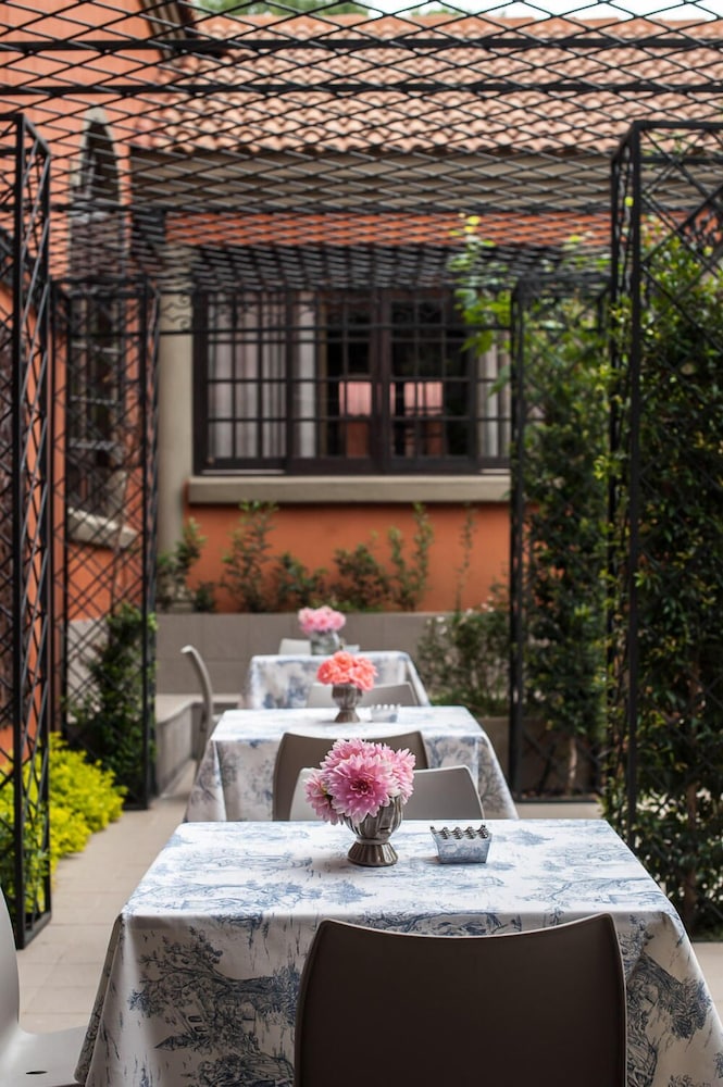 Ivory Manor Boutique Hotel 38/50