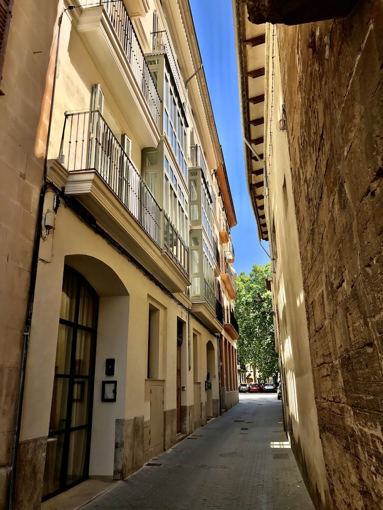 Hotel Basílica 63/73