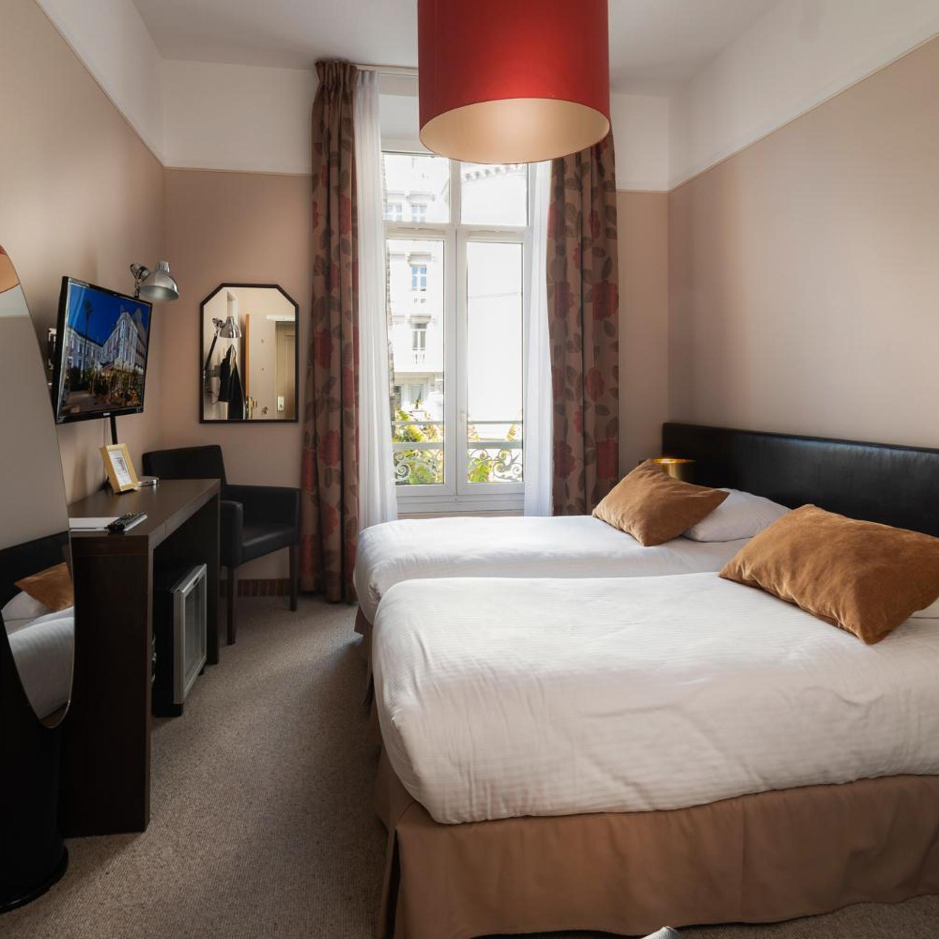 Room, Double or Twin Bed, Side Sea View