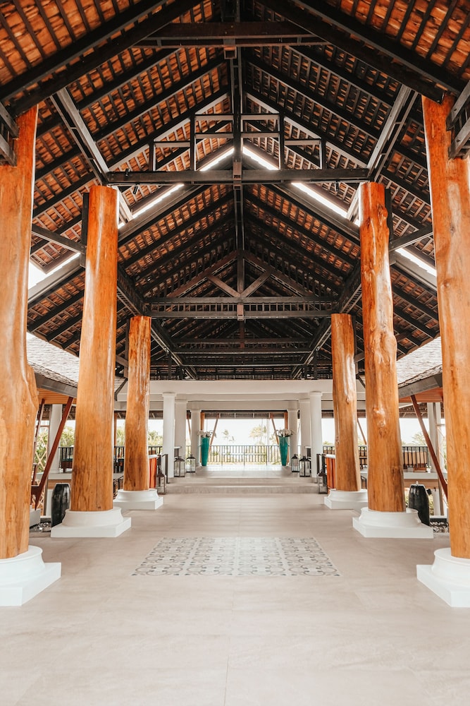 MELATI BEACH RESORT AND SPA 12/69