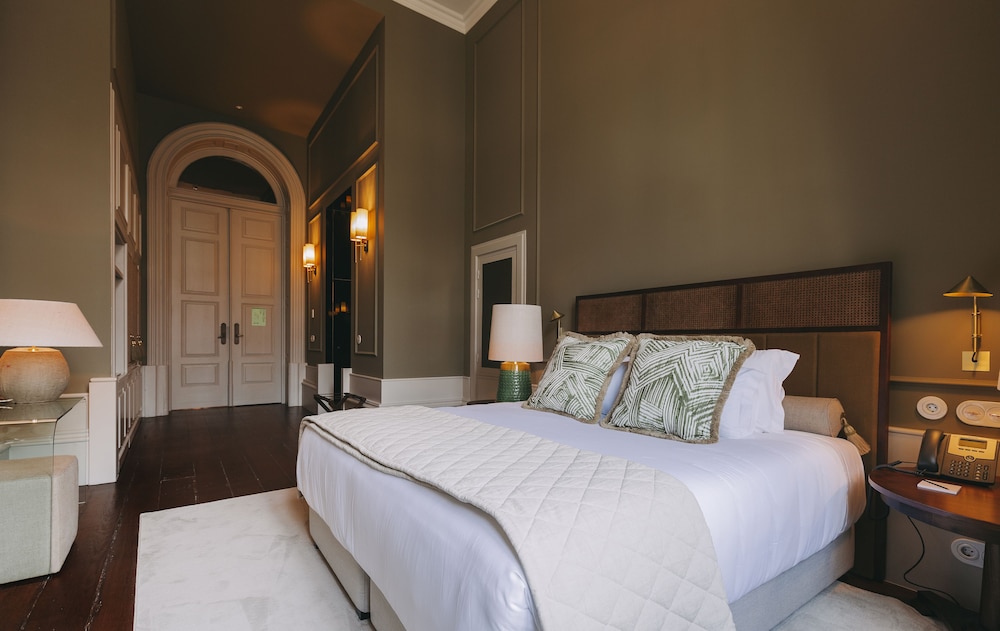 Deluxe, Double Bed