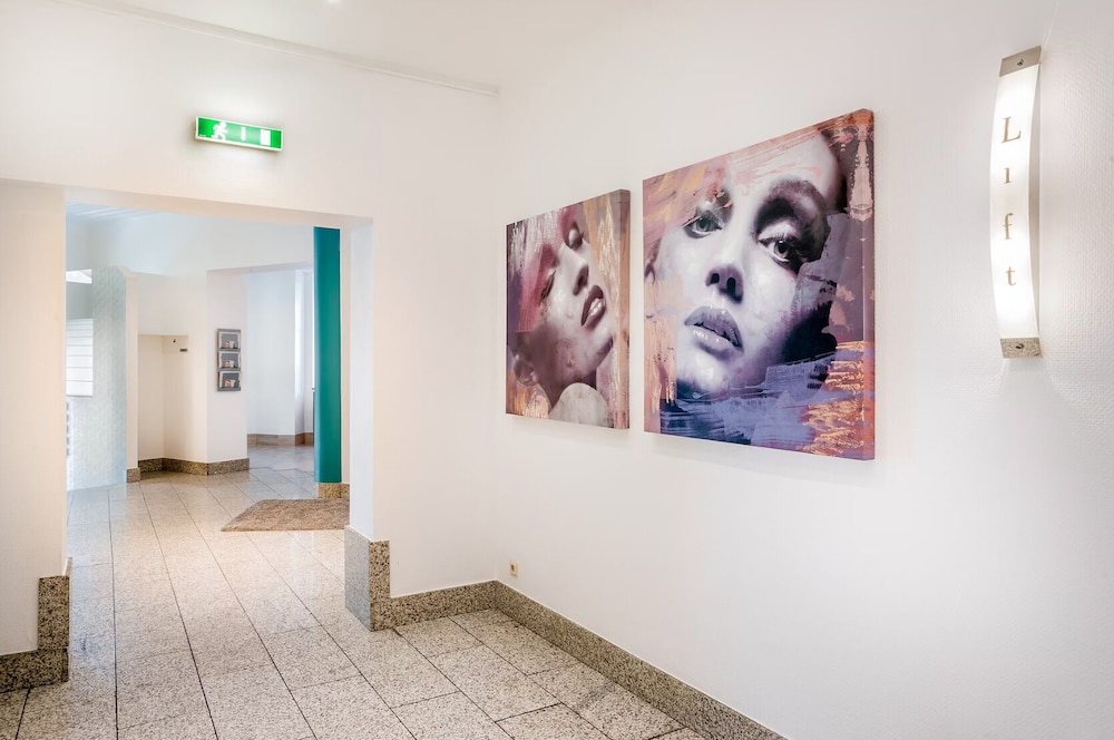HOTEL VIKTORIA NEUSS 4/68
