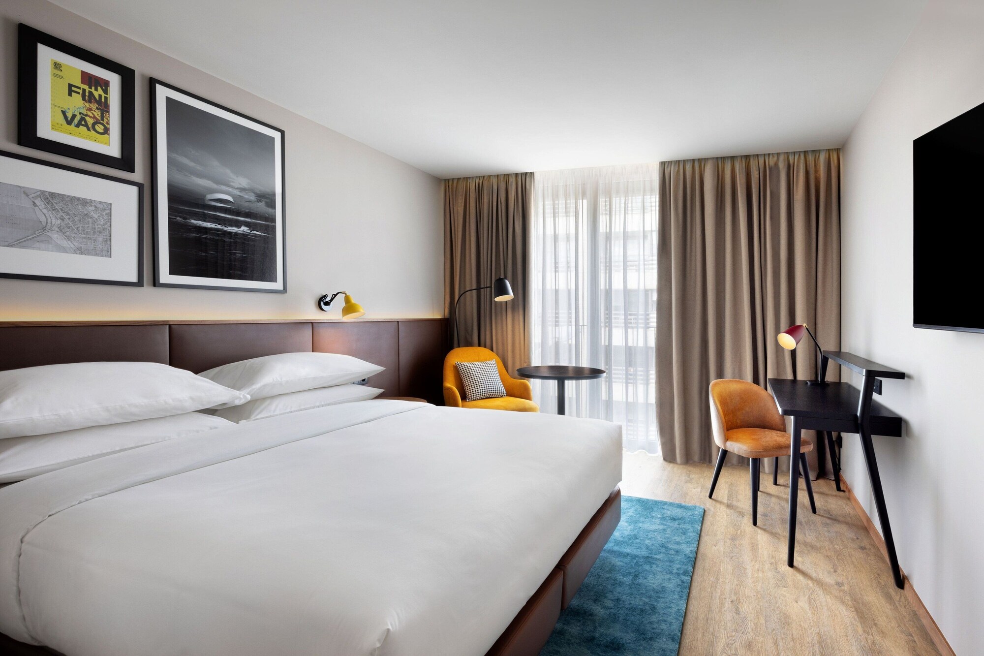 Deluxe, King Bed, City View
