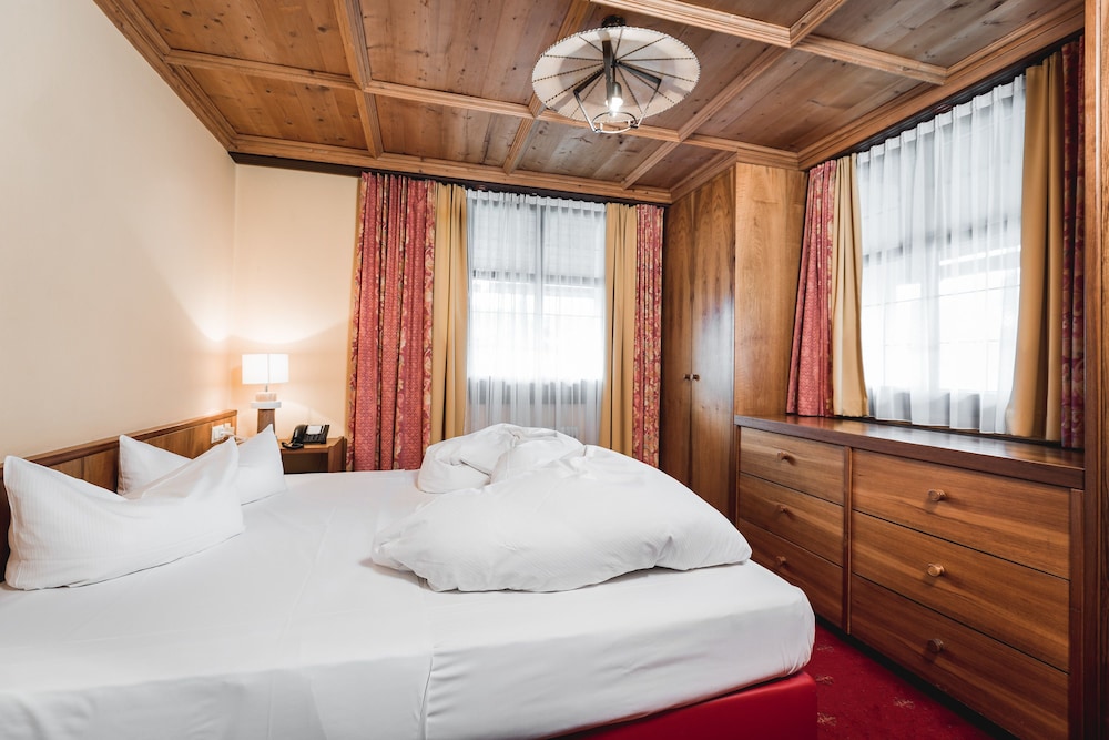 2 BEDROOMS, FAMILY SUITE