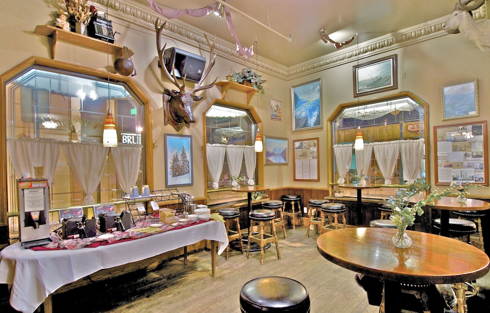 Historic Anchorage Hotel 28/33
