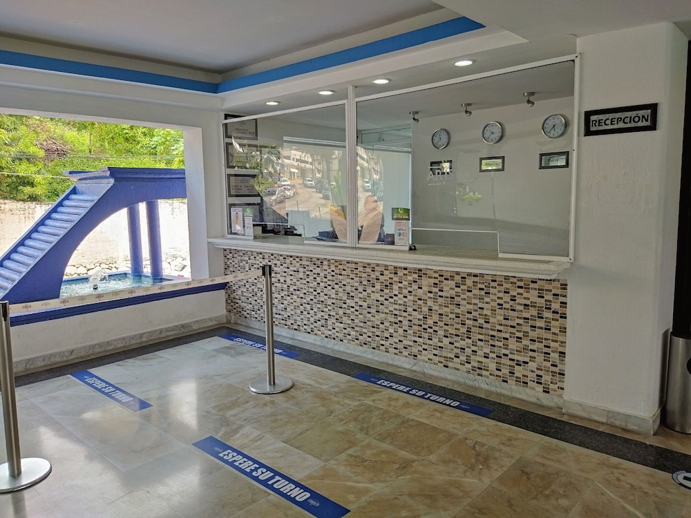 Hotel Aristos Acapulco 10/50
