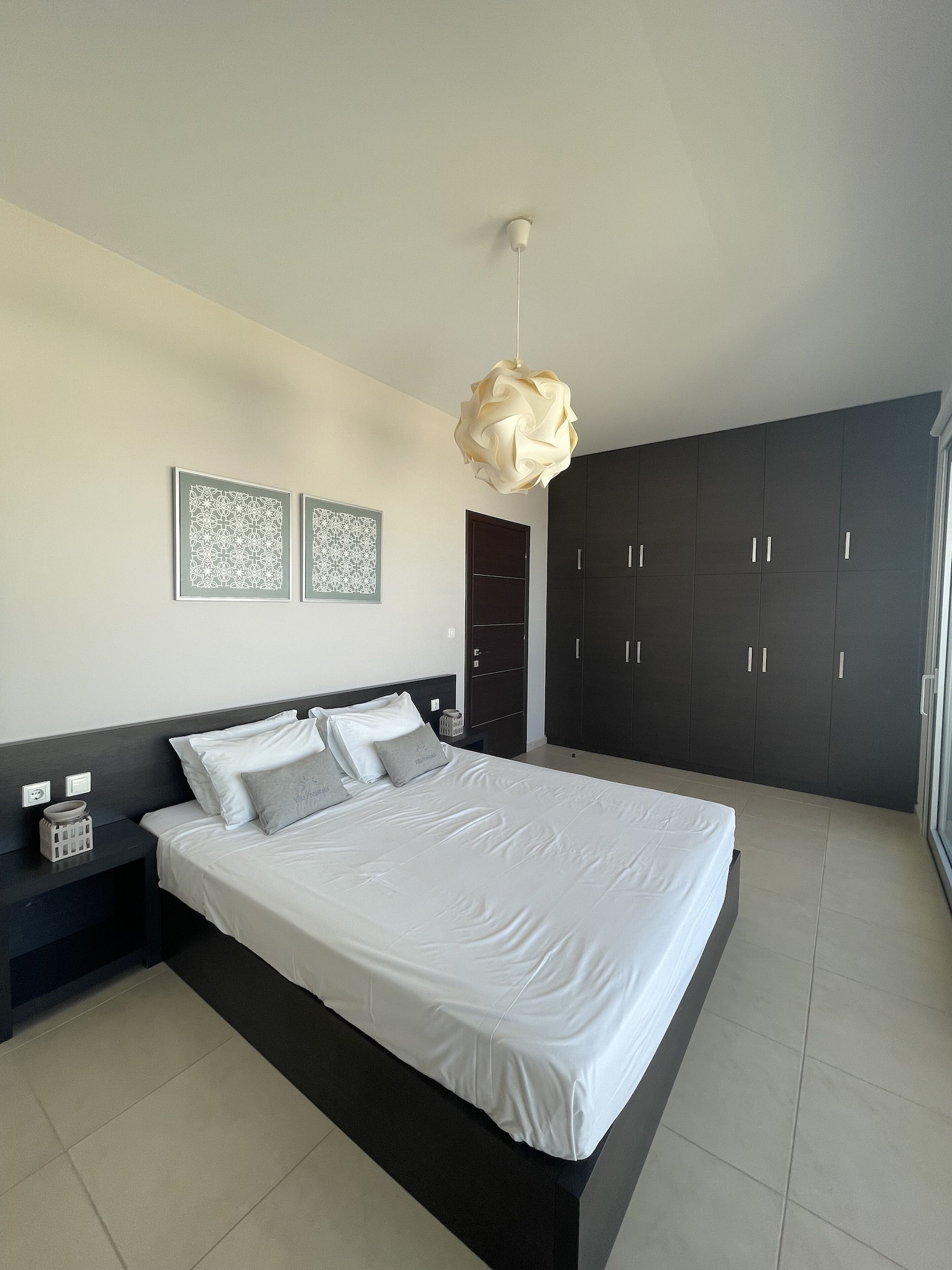 2 Bedrooms, Superior, Apartment, King and Queen Bed, Partial Sea View, Sofa